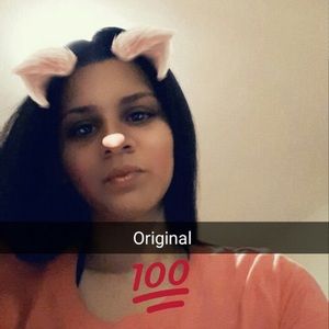 Meet your Posher, Dianitza